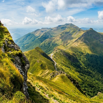 Le Cantal, Frankrijk: Slapen op een Uitgedoofde Vulkaan